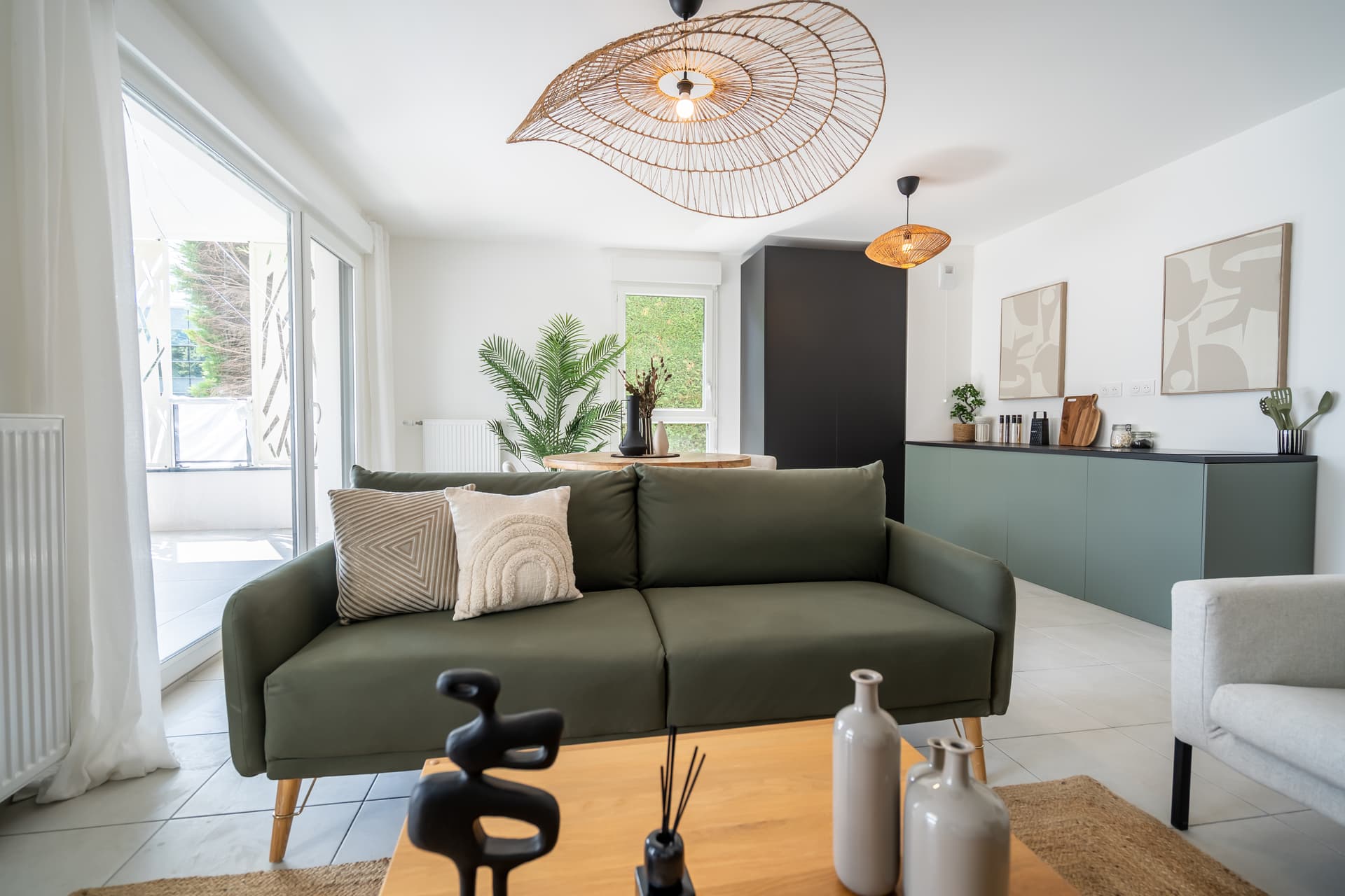 Dardilly — Située à une dizaine de kilomètres au nord-ouest de Lyon, dans la commune prisée de Dardilly, cette ...