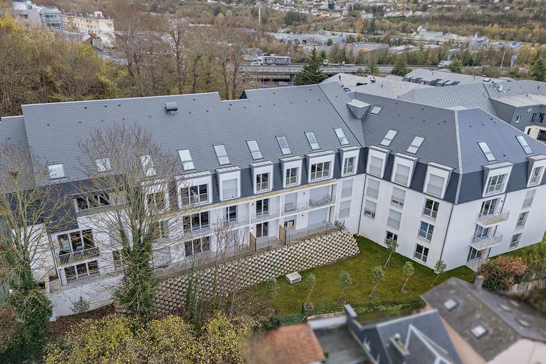 Rouen — Située au cœur de Rouen, cette résidence se distingue par une architecture contemporaine, alliant un...
