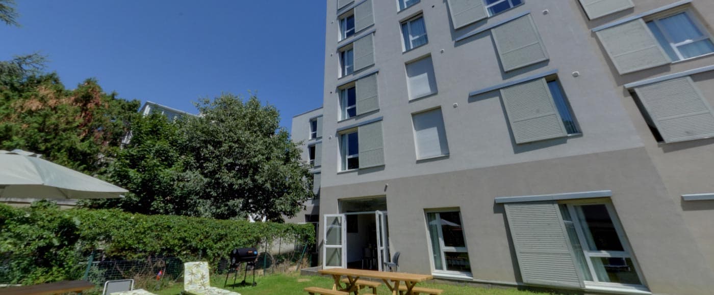 Lyon — Située dans le troisième arrondissement de Lyon, la résidence bénéficie d’un emplacement privilégié ...