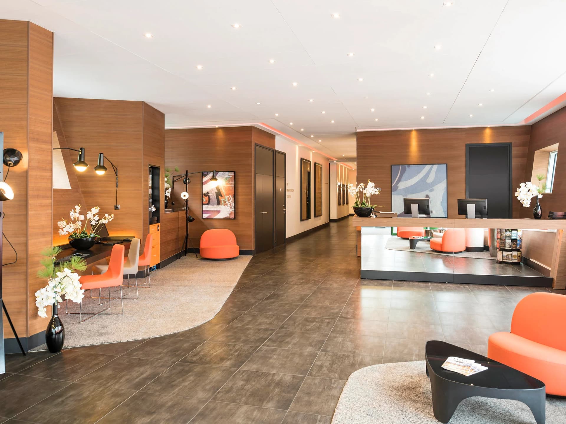 Paris — Implantée dans le 19ᵉ arrondissement de Paris, à deux pas du parc de la Villette, cette résidence pr... - photo 3