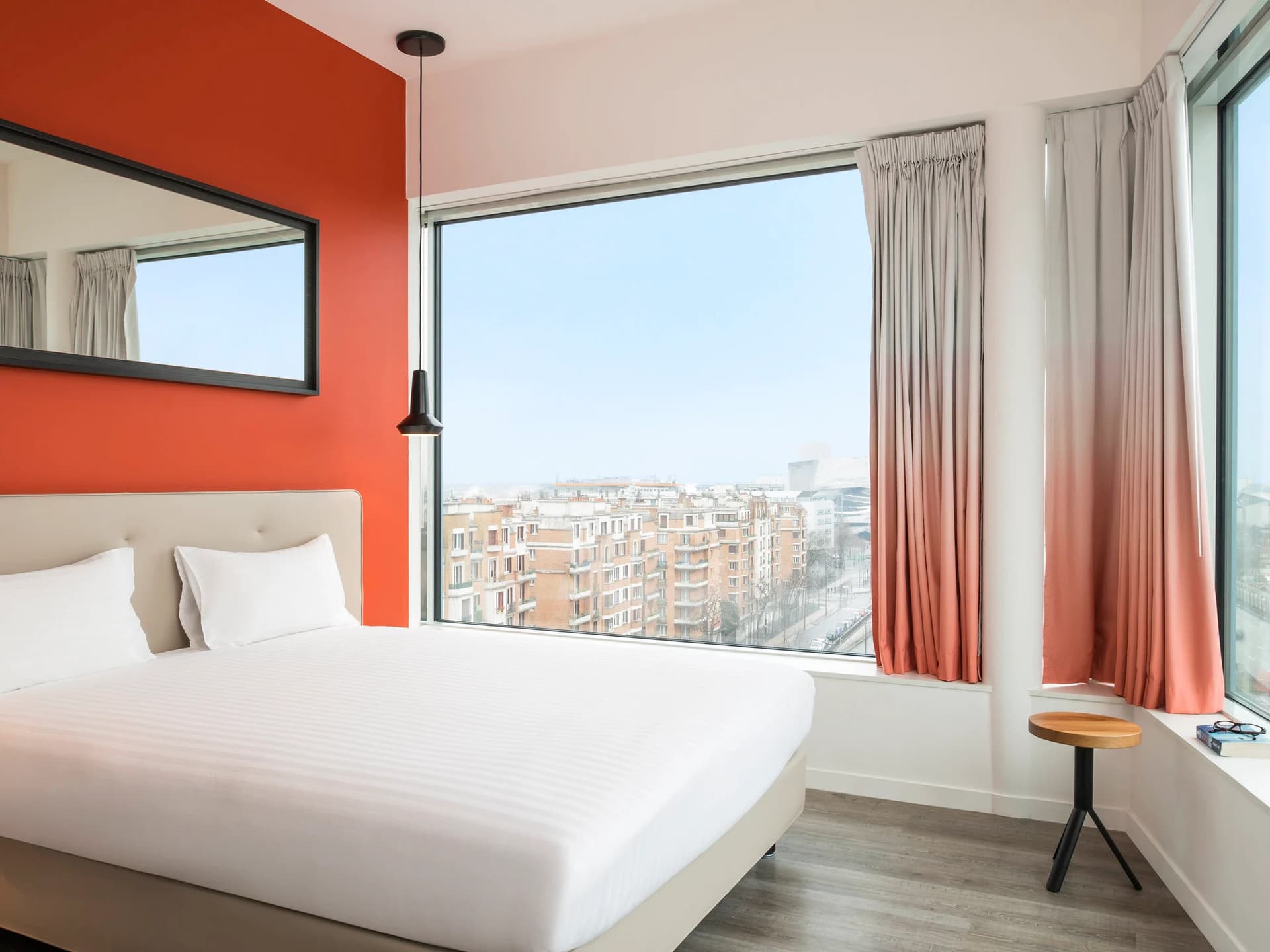 Paris — Implantée dans le 19ᵉ arrondissement de Paris, à deux pas du parc de la Villette, cette résidence pr... - photo 4