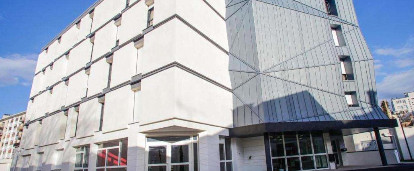 Orl&amp;#233;ans — Située dans un secteur résidentiel paisible et sécurisé à proximité immédiate du centre historique d...