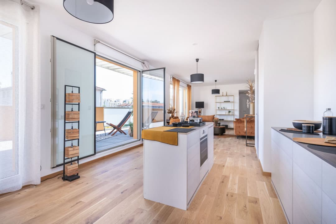 Tassin la Demi Lune — Située dans un environnement paisible, cette réalisation contemporaine propose des appartements neuf... - photo 3