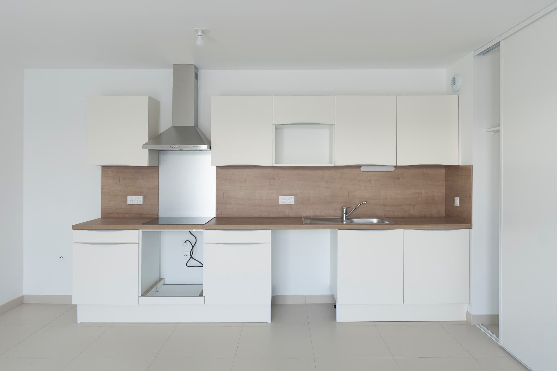 Bordeaux — Situé dans le quartier prisé des Chartrons à Bordeaux, ce programme propose des places de stationnem... - photo 2