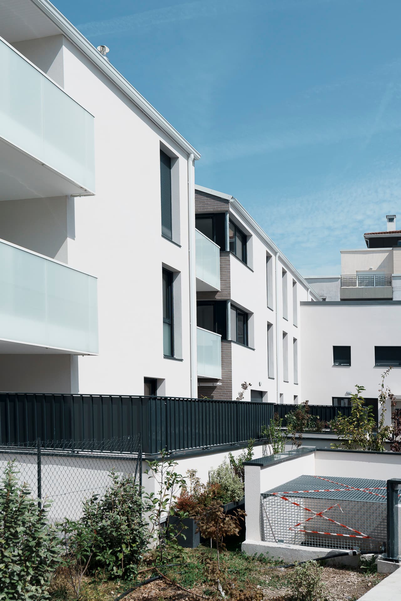 Bordeaux — Situé dans le quartier prisé des Chartrons à Bordeaux, ce programme propose des places de stationnem... - photo 5