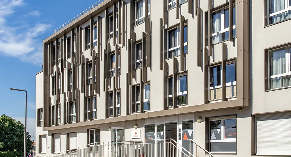 Cenon — Située dans une métropole reconnue pour son dynamisme universitaire, cette résidence étudiante s’int... - photo 5