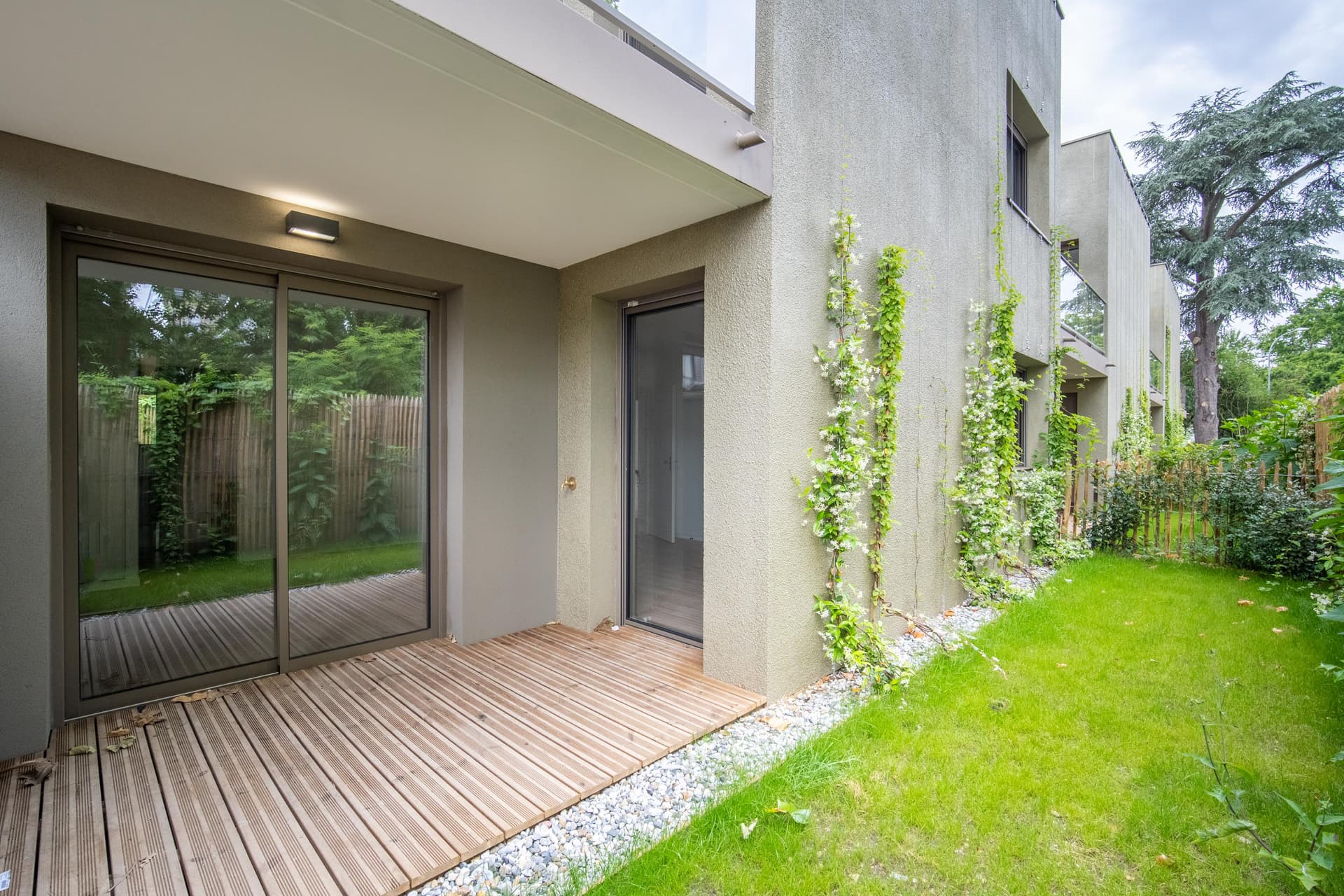 Talence — Dans un environnement alliant modernité et authenticité, cette résidence intimiste propose 26 appart... - photo 5