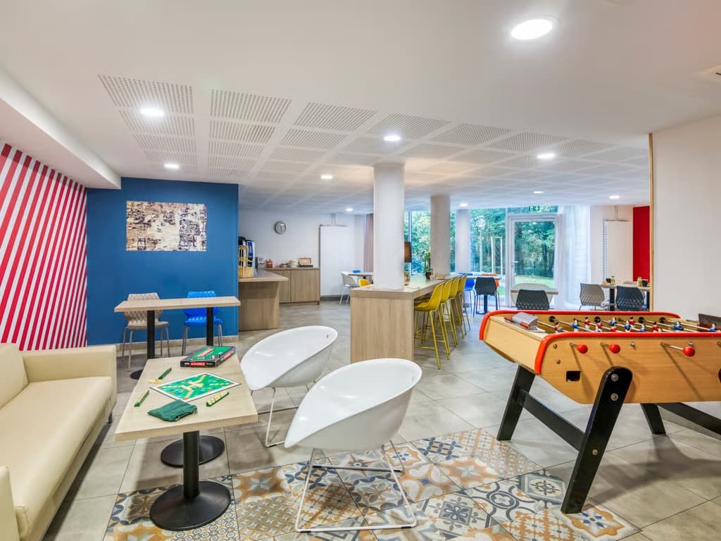 Saint Nazaire — Idéalement implantée à l’ouest de Saint-Nazaire, cette résidence bénéficie d’un emplacement privilég...