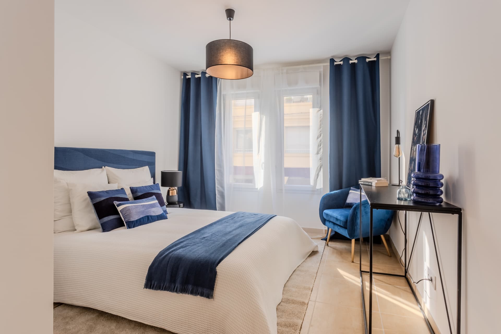 Nice — Située à l’est de Nice, à proximité du port et du campus universitaire Saint-Jean d’Angély, cette ré... - photo 7