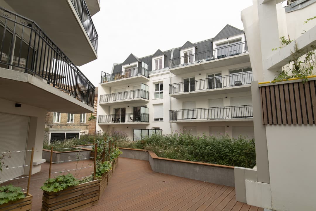 Arras — Situé au cœur du centre-ville d’Arras, cet appartement de trois pièces offre une superficie de 67,8 ... - photo 3