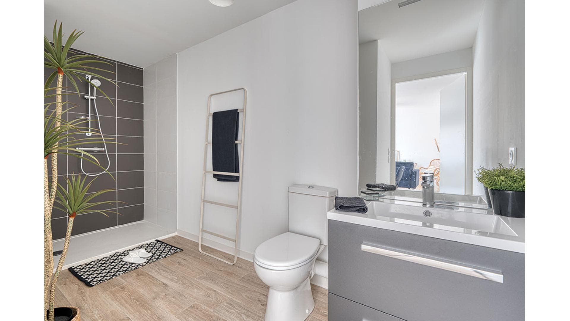 Dompierre-sur-Mer — Située dans un environnement ouvert et convivial, cette résidence met à l’honneur l’intimité et le b... - photo 18