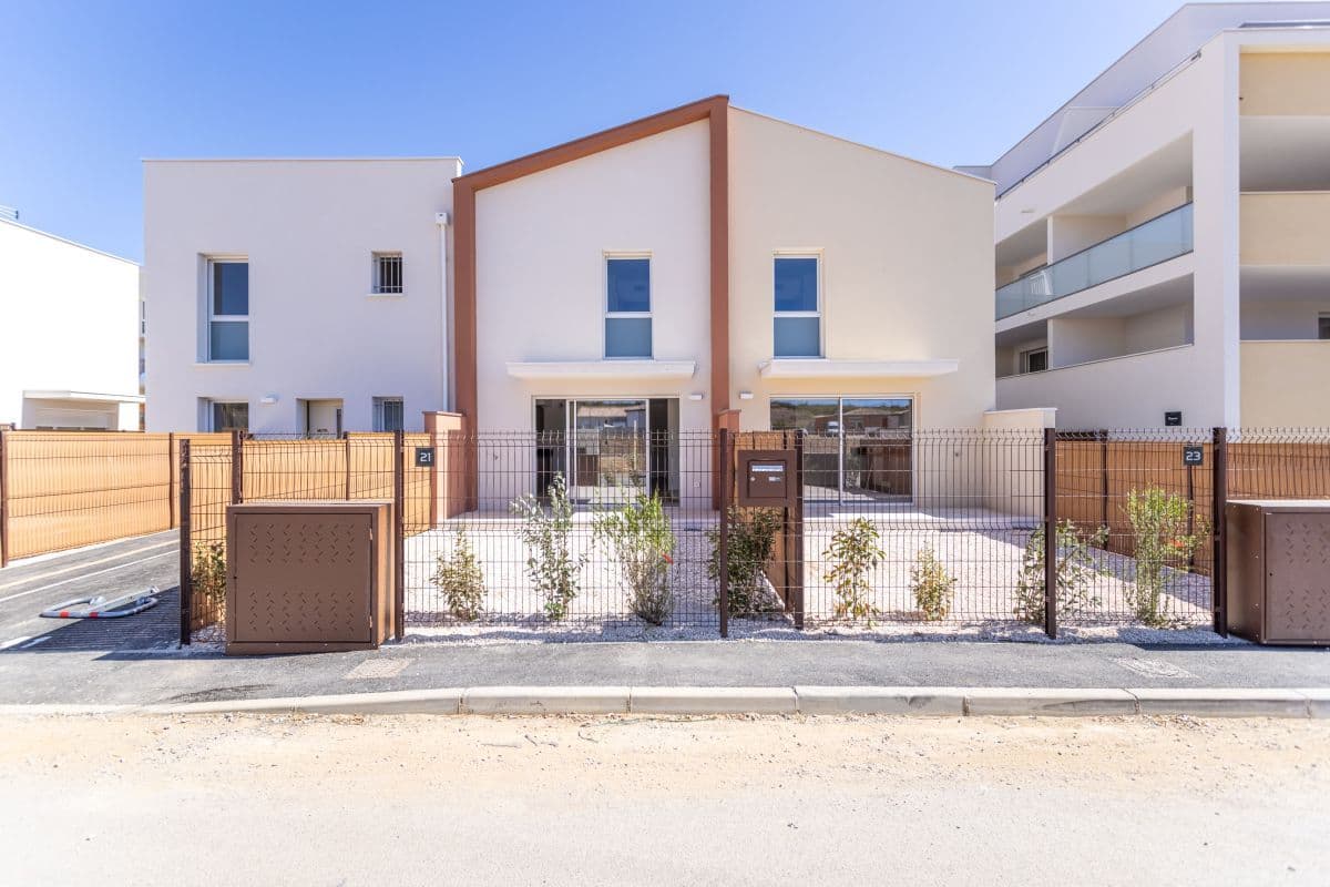 Sauvian — Située à proximité immédiate de Béziers et à seulement quelques kilomètres des plages méditerranéenn...