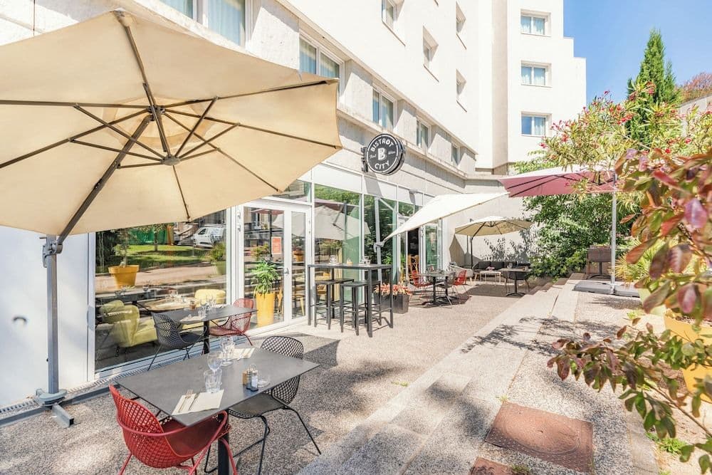 Caluire Et Cuire — À seulement 20 minutes en métro du centre-ville de Lyon, cette résidence propose des appartements co... - photo 2