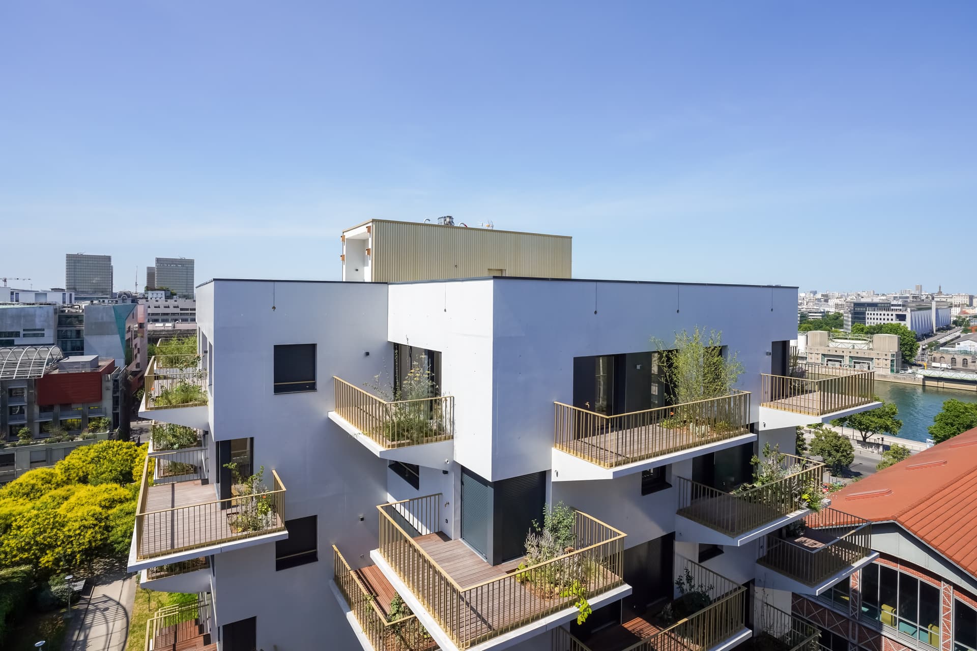 Paris — Située au cœur du 13ème arrondissement de Paris, cette résidence propose les derniers appartements d... - photo 2