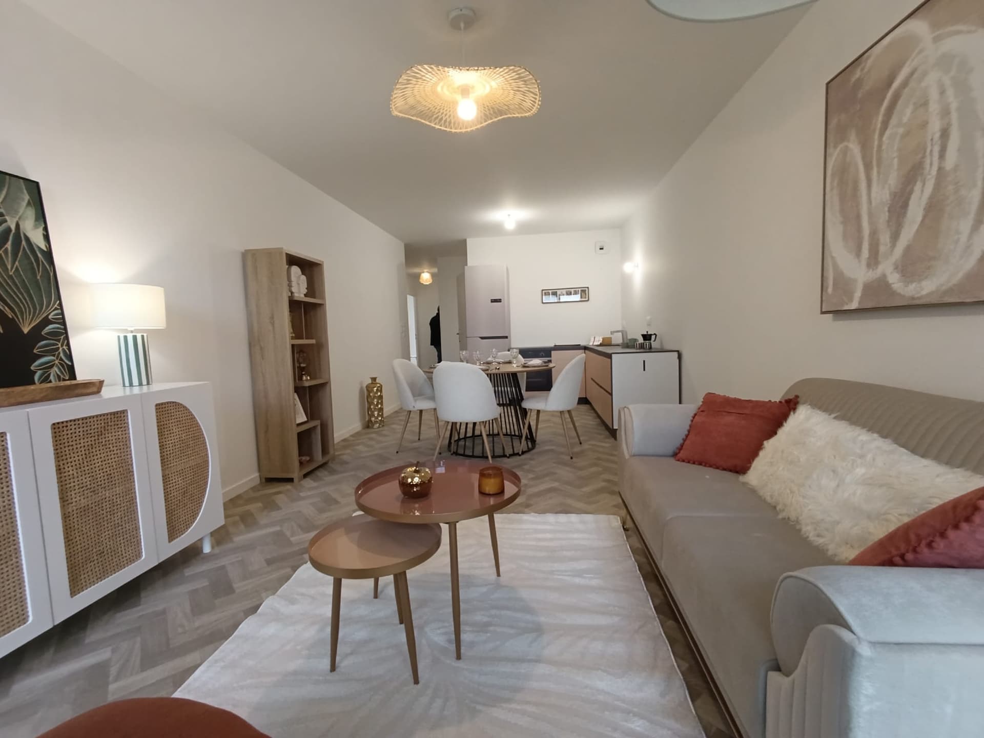 Mantes la Ville — Située au cœur d’un quartier résidentiel à Mantes-la-Ville, cette nouvelle réalisation propose un ca... - photo 5