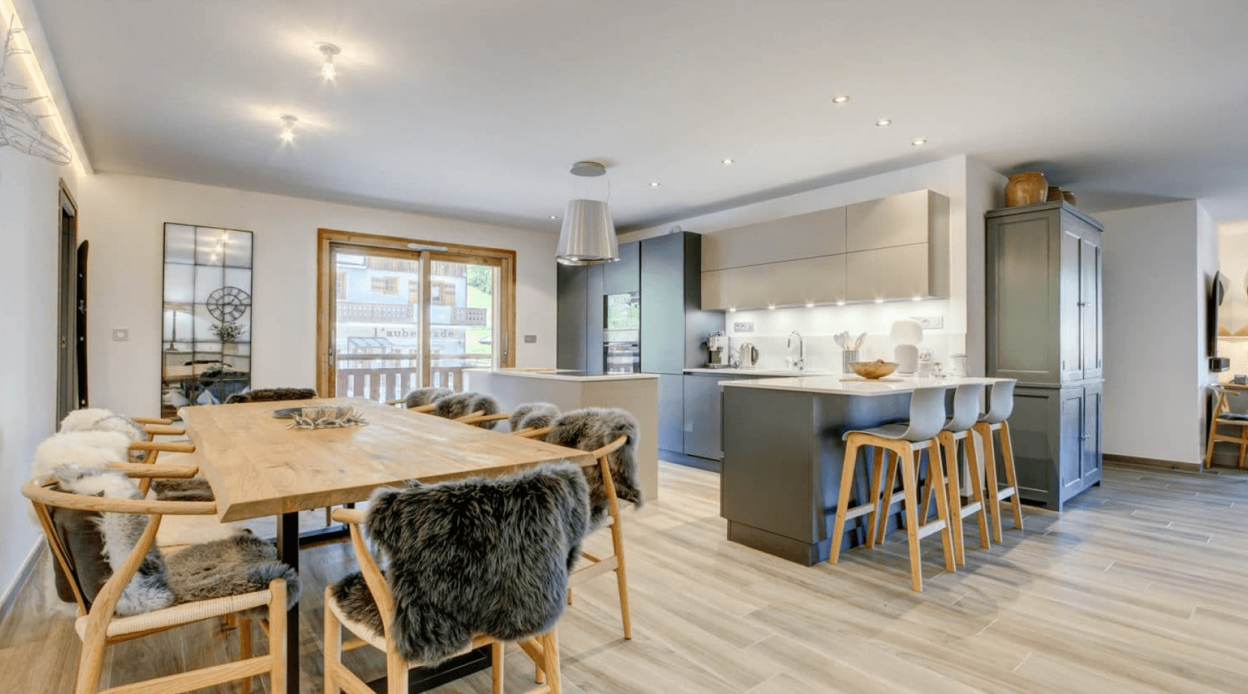 Morzine — Idéalement situé entre le Mont-Blanc et le Lac Léman, Morzine séduit par son ambiance authentique et... - photo 5