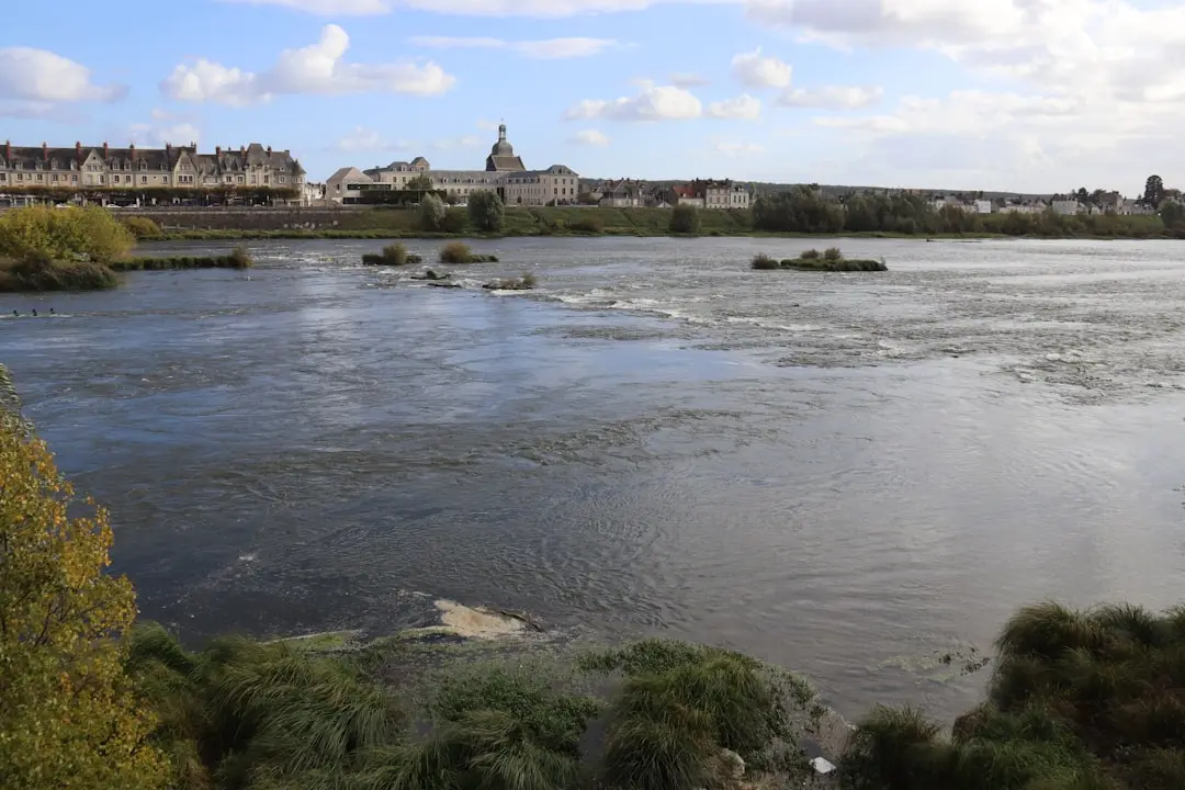 Vue panoramique de Tours et de la Loire en Indre-et-Loire