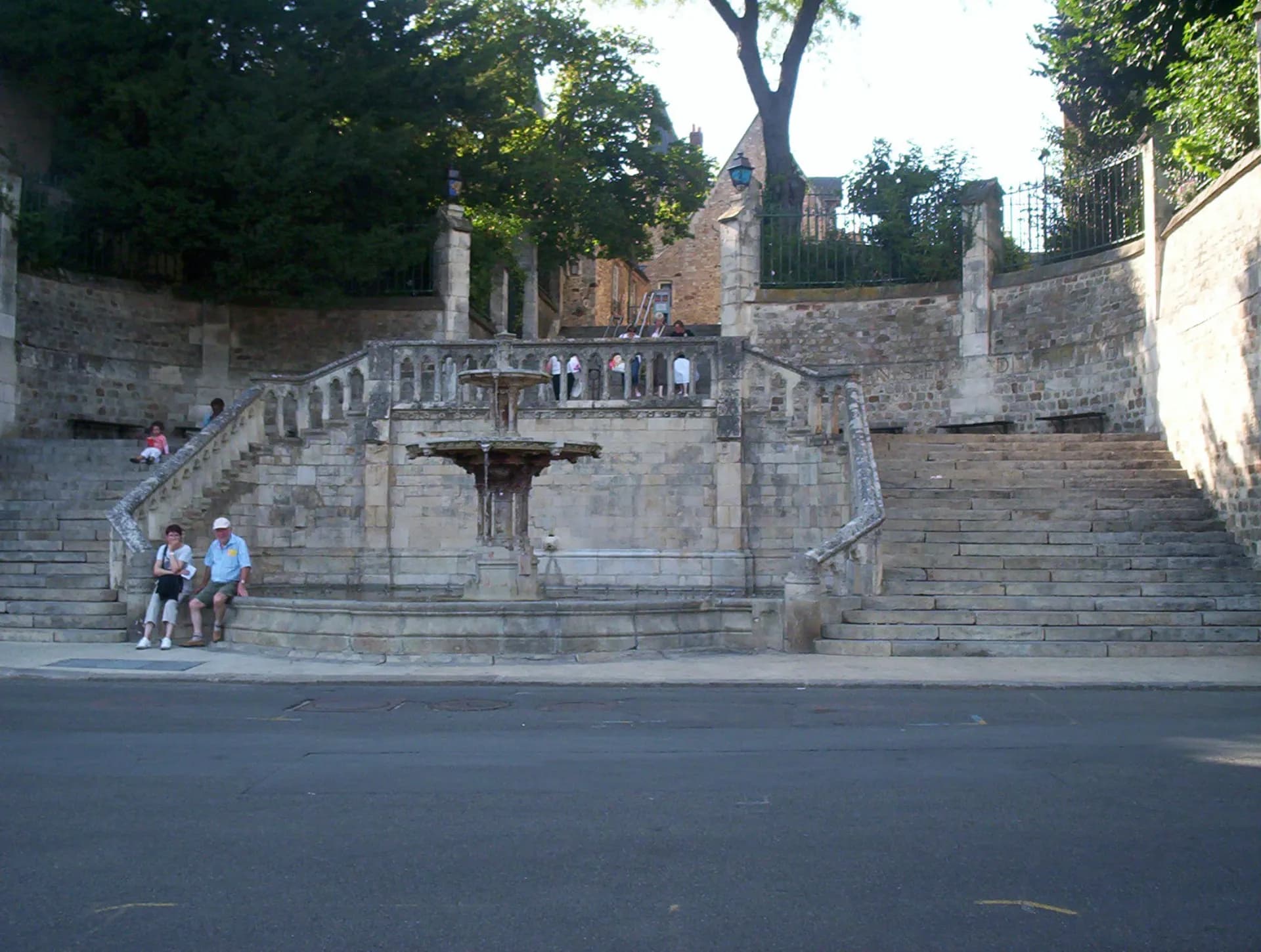 Vue du Mans avec la gare TGV et des programmes immobiliers neufs
