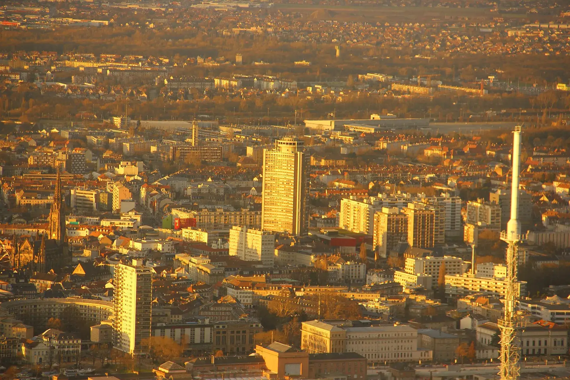 Vue de Mulhouse avec le quartier du Nouveau Bassin et des programmes immobiliers neufs
