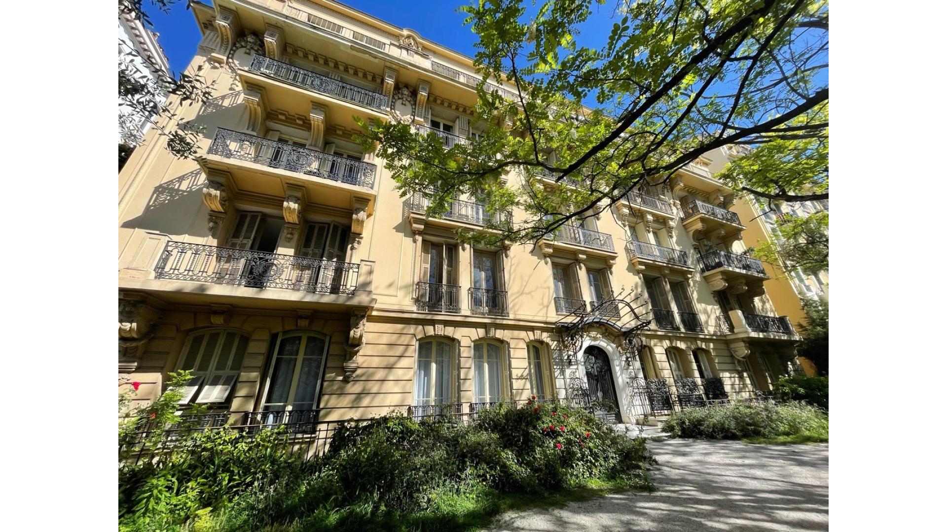 Programme neuf Nice — Située au cœur du quartier Libération à Nice, cette résidence s’élève sur une parcelle de 1 600 m² e... à Nice — éligible PTZ