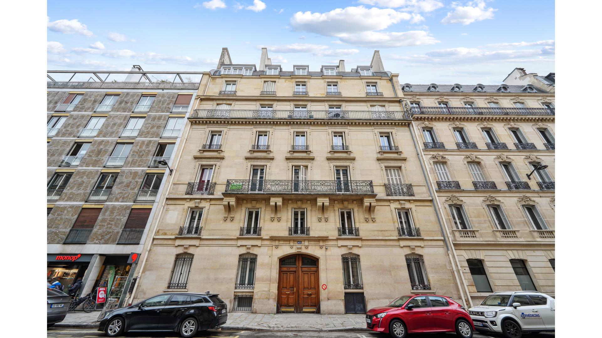 Programme neuf Paris — Au cœur d’un quartier emblématique de Paris, à proximité immédiate du parc Monceau, se dresse un imm... à Paris — éligible PTZ